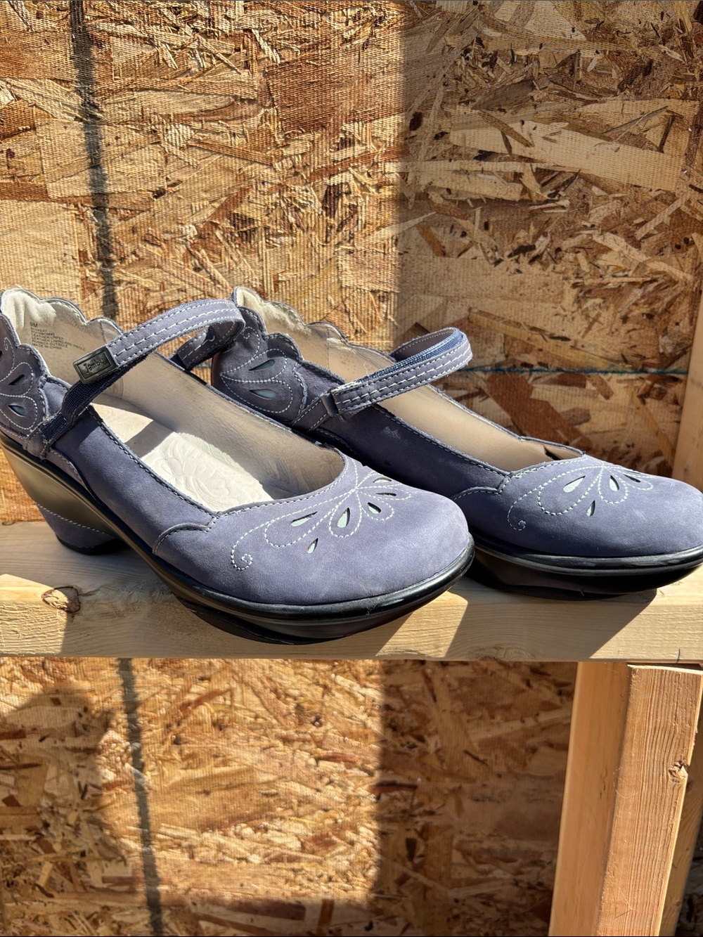 Jambu Lavender-Blue Mary Jane Clogs with Strap